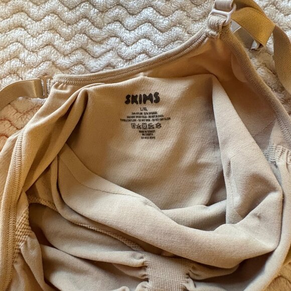 Skims Seamless Sculpt Mid-Thigh Shapewear Clay Bodysuit - Size Large / X-Large - Picture 3 of 5